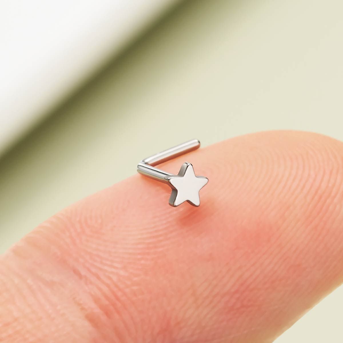 20G Titanium L-shaped Crescent Star Nostril Stud