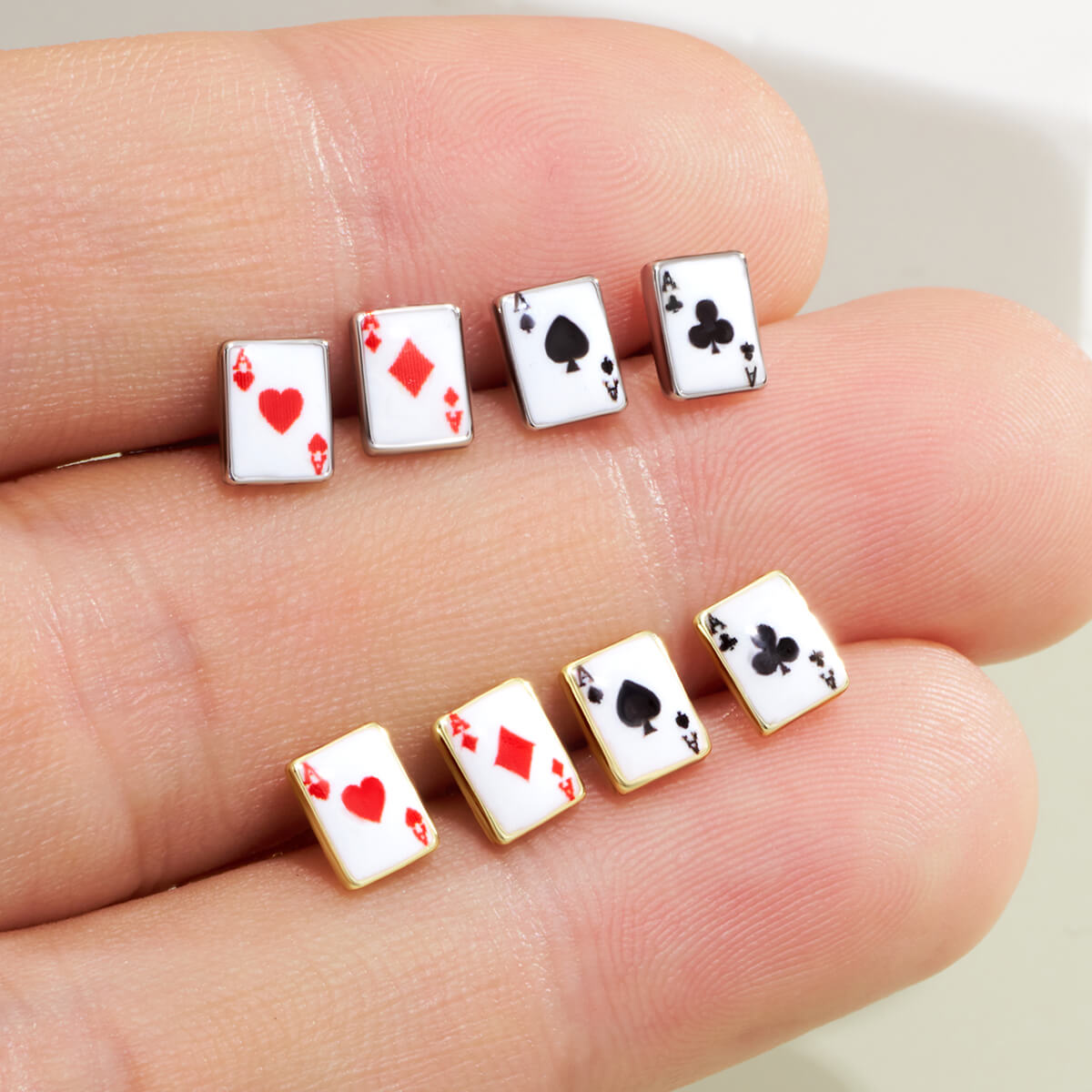 oufer poker card nose stud 