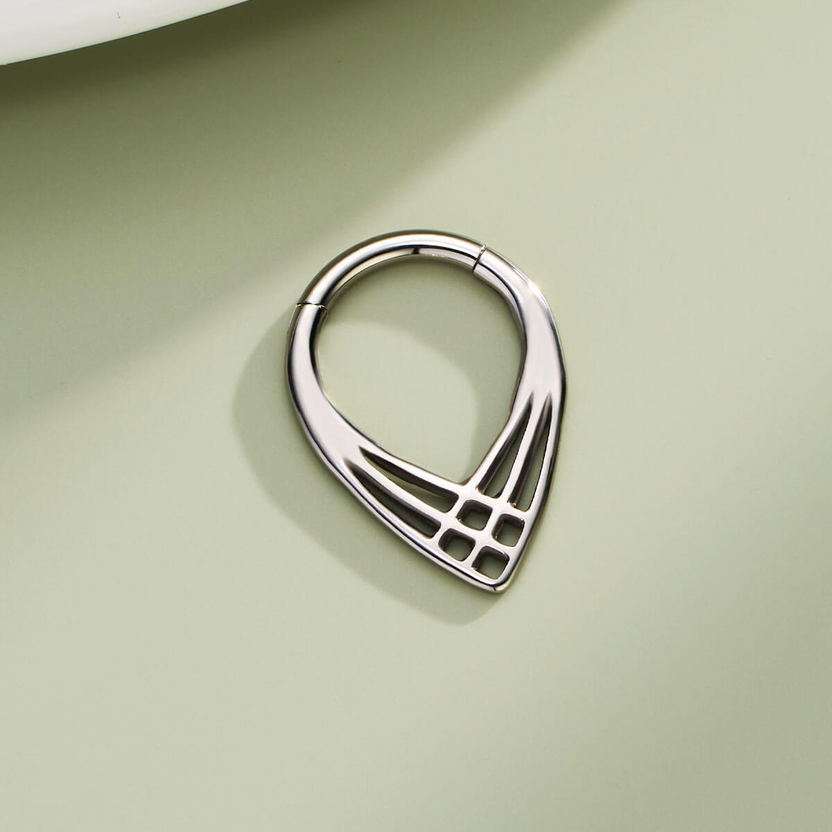 oufer triangle septum ring