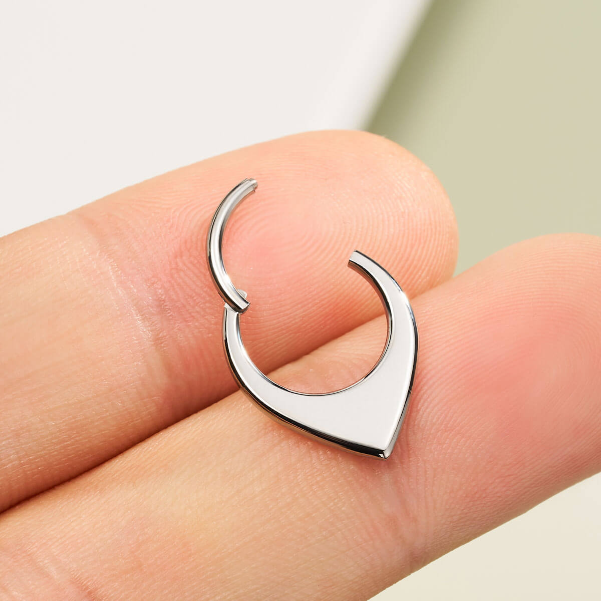 hinged segment septum ring