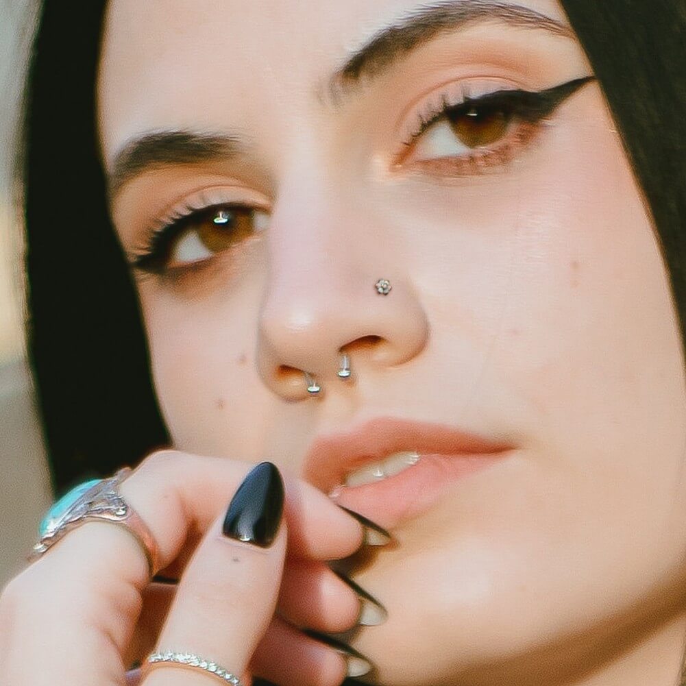 nose stud piercing 